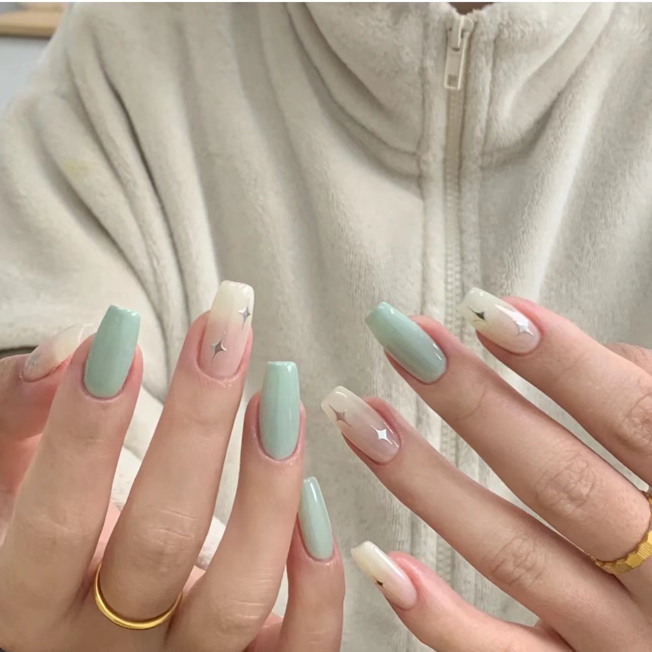 成品光疗清新奶绿乳白星星美甲