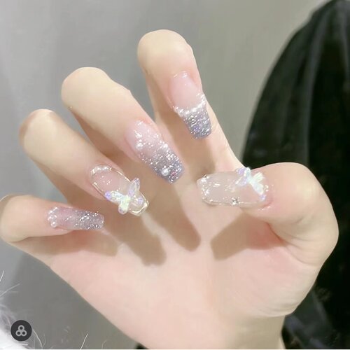 夏日清冷感碎钻蝴蝶美甲