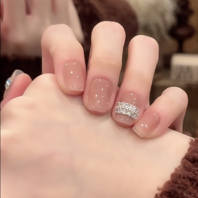 极简高级感裸粉色系耐看锆石美甲