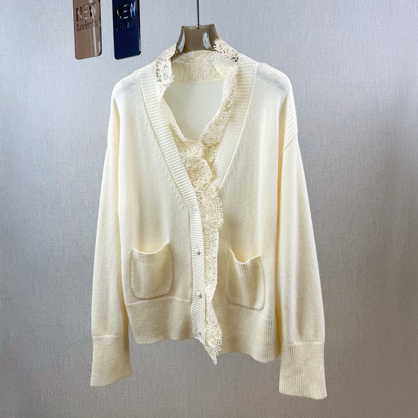 「温柔风」蕾丝拼接V领羊绒羊毛针织开衫女法式优雅气质秋冬外套