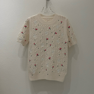 温柔风绞花刺绣针织短袖女2026春夏新款玫瑰鸽子绣花圆领显瘦上衣