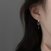 潮短耳线女气质纯银 耳线2024年新款 Z小姐 方块链条波浪小耳线短款