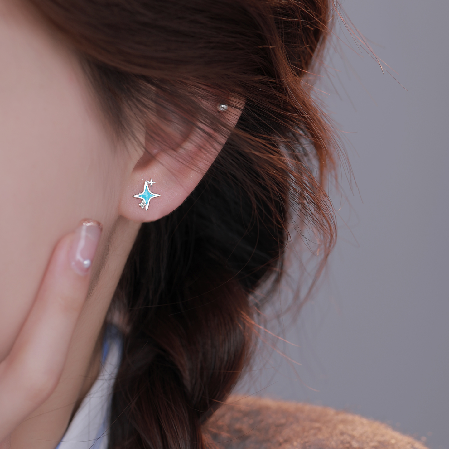 Z小姐999足银水蓝色四芒星耳钉