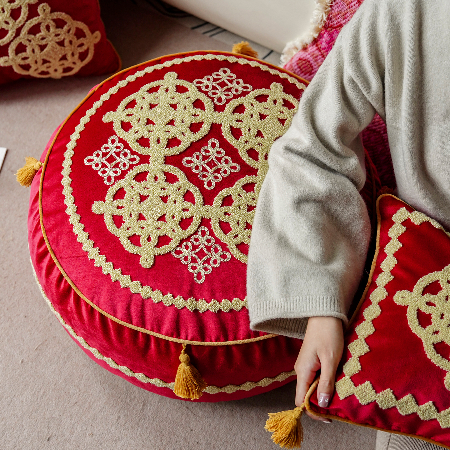 刺绣红色坐墩婚房乔迁装饰蒲团垫