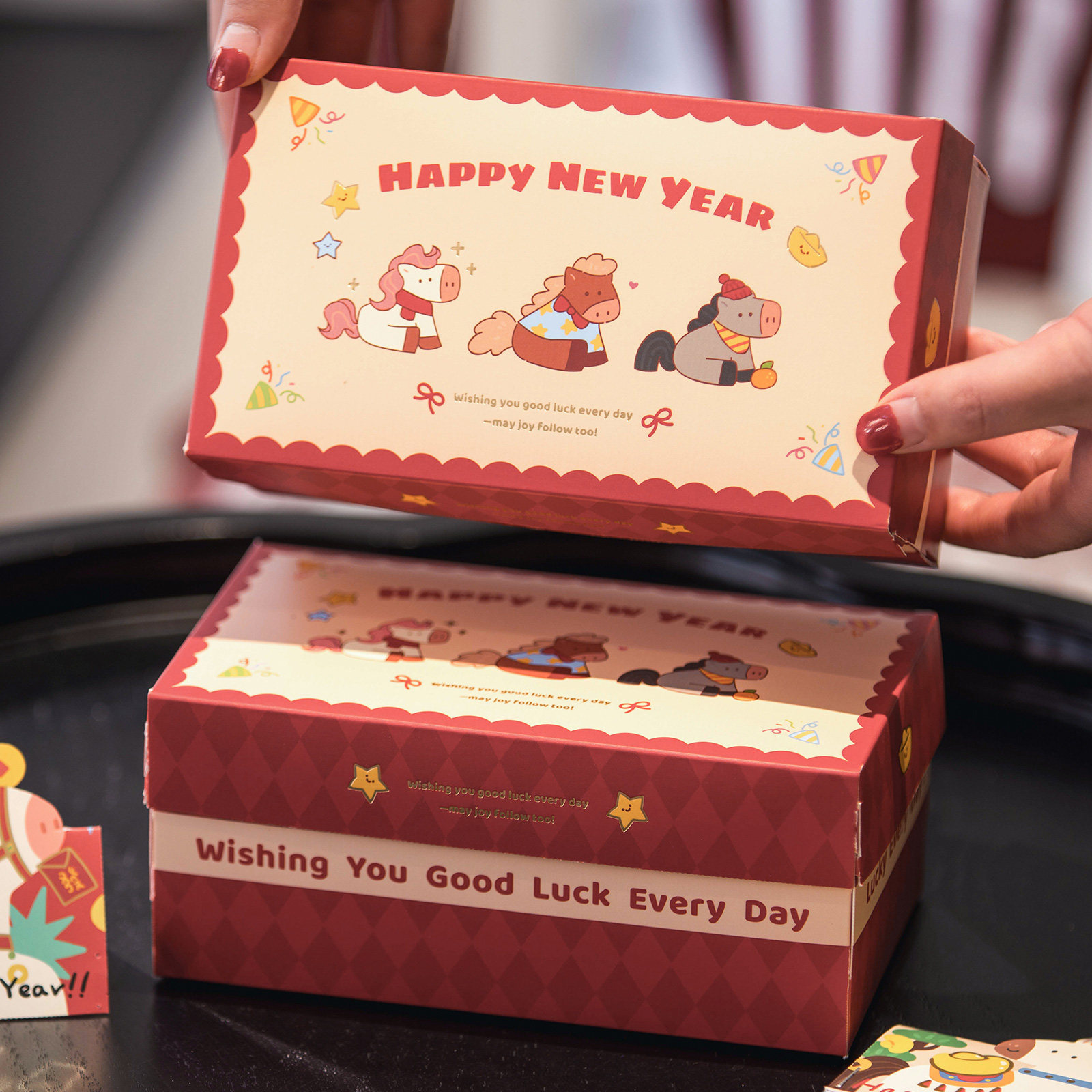 2025新款新年礼物烘焙糖果雪花酥饼干包装盒牛轧糖曲奇礼品盒圣诞