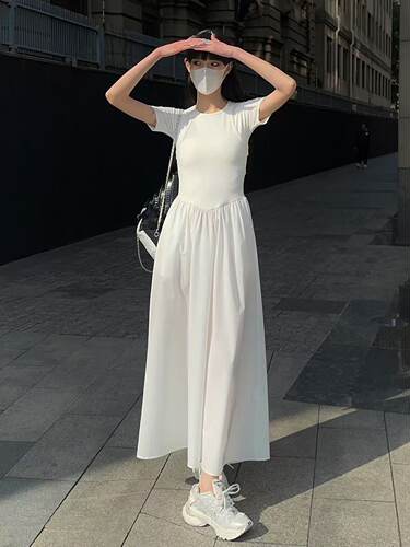 小马R夏季 新款 女装 短袖连衣裙收腰修身显瘦简约百搭气质长裙