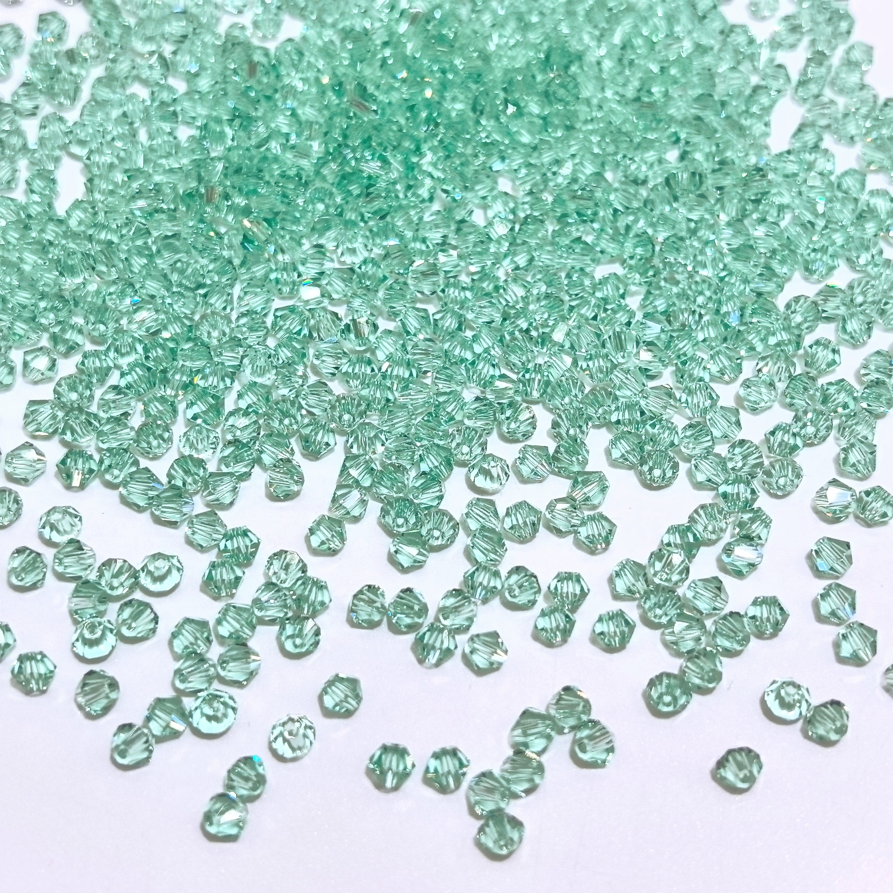 精品4mm菱形珠 蓝色水晶尖珠AAA压顶玻璃散珠diy手工串珠手链材料