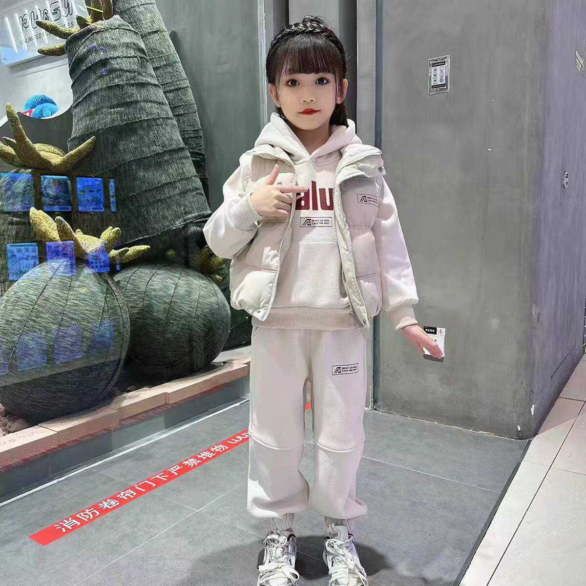 男童加绒卫衣套装秋冬新款儿童马甲运动服三件套中小童加厚冬装潮
