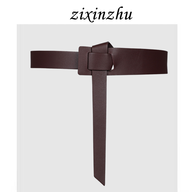 咖啡色宽腰封女士配西装外套