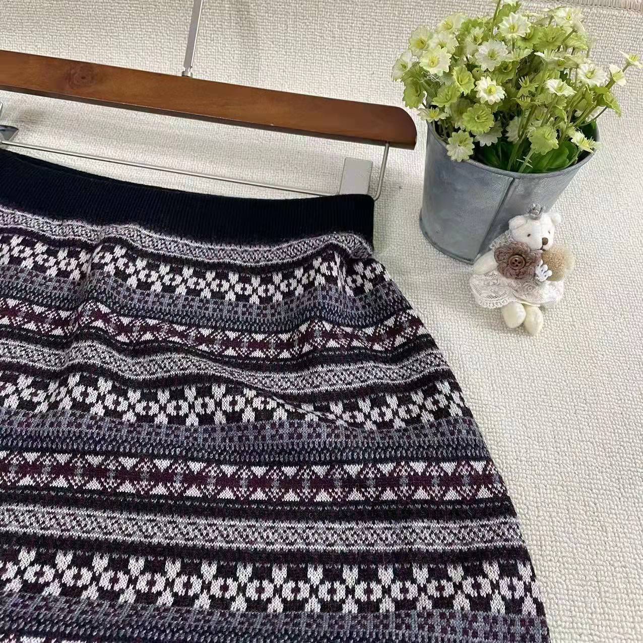 2022半身裙熊姑娘休闲