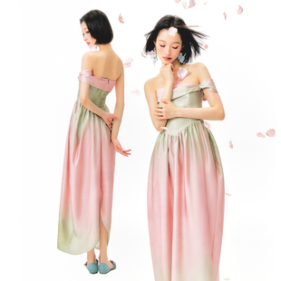 杨二大梦原创粉渐变郁金香花苞抹胸连衣裙2026夏季 高级感裙子 新款