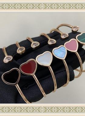 DLOROLD家高定厵㊣轻奢爱心手镯女V金材质白贝母玛瑙刘涛款式手饰