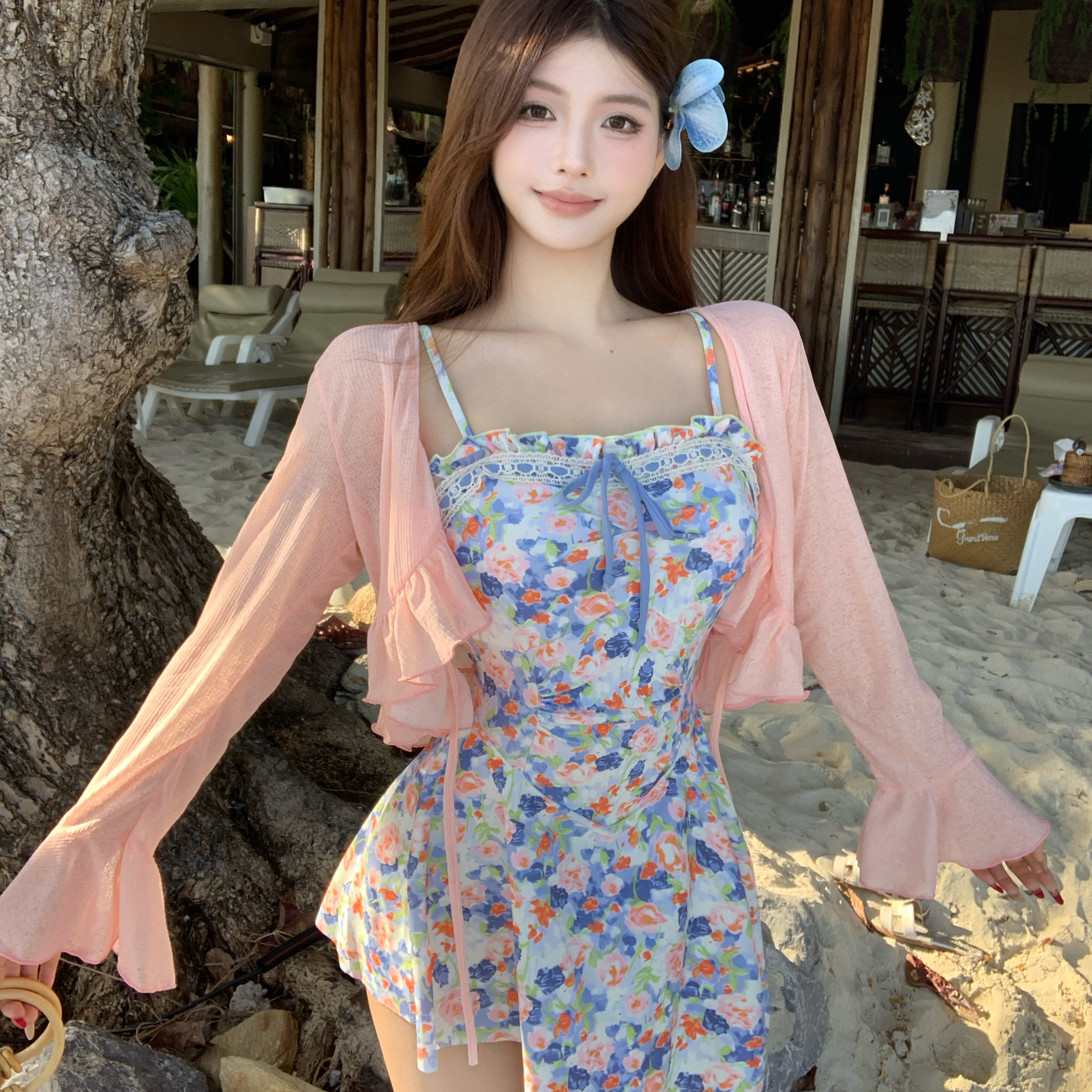 绝美碎花连体泳衣女2026新款遮肚显瘦保守微胖女孩遮肉泡温泉泳衣