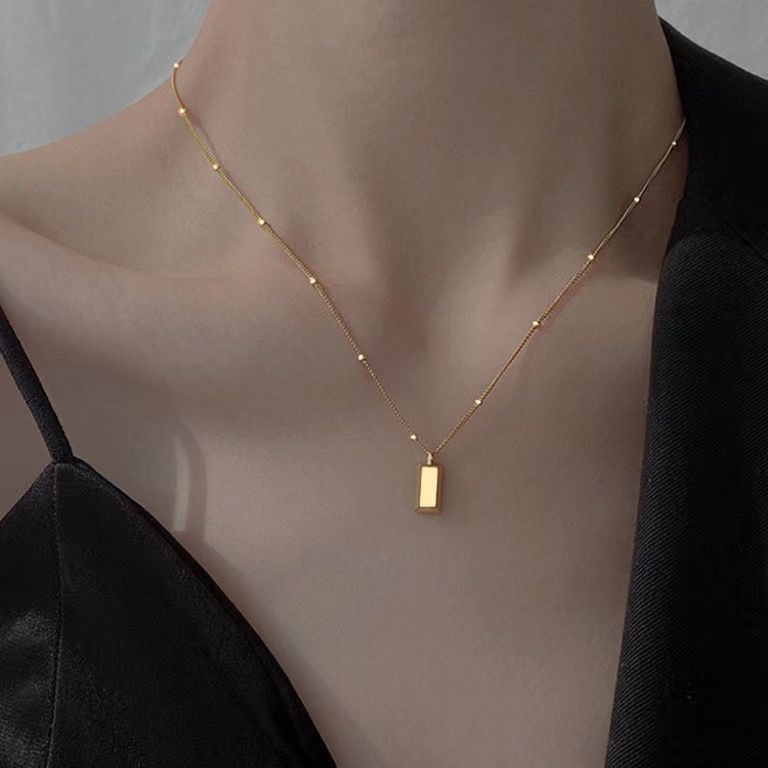 轻奢时尚光面小金条项链女精致小方块简约小众设计钛钢不掉色