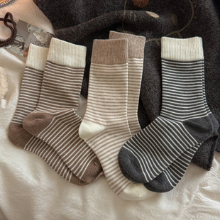 会起球的袜子 秋冬季复古羊毛袜 条纹女士中筒袜 日系百搭无骨袜