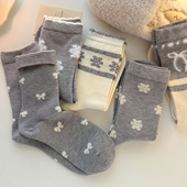 会起球 日系可爱雪花蝴蝶结女士中筒袜 加厚保暖羊绒袜 袜子 冬季