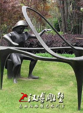 弹钢琴音乐主题风商业街人物雕塑