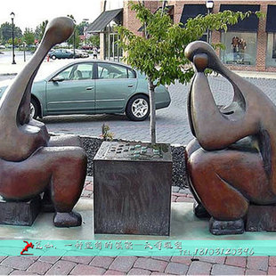园林景观抽象人物下棋铸铜雕塑定制户外广场大型玻璃钢仿铜雕塑品