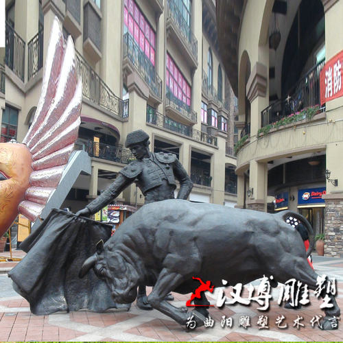 步行街商业街雕塑铸铜西班牙斗牛士人物雕像玻璃钢仿真动物牛雕塑 - 封面