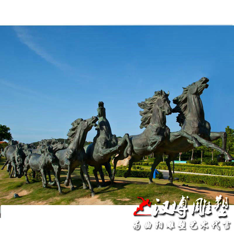 万马奔腾雕塑铸铜仿真动物群马飞马雕塑玻璃钢大型城市草原景观