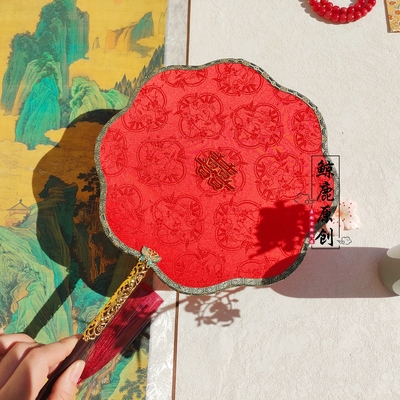 鲸鹿原创暗纹窗花梅竹单面红色喜扇中式旗袍秀禾简约喜扇