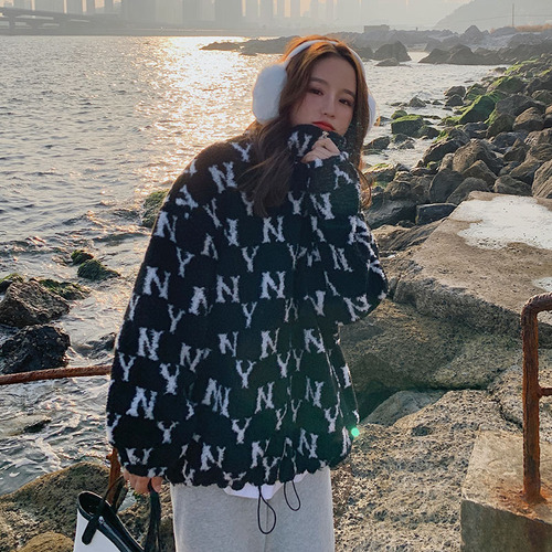 浙宝B馆332（伊婷服饰）