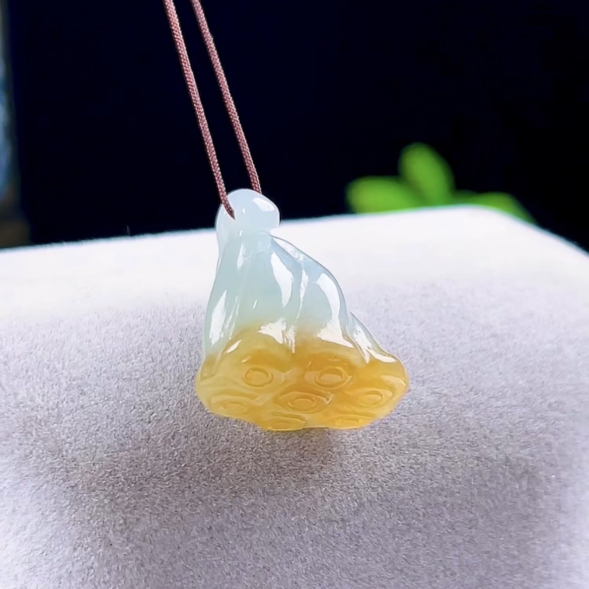 缅甸料天然A货翡翠玉石冰飘黄莲蓬玉坠多子多福莲子吊坠镶嵌精品