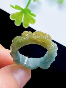 23号蓝水飘黄翡玉石龙戒  保真A货天然翡翠龙腾指环 雕龙玉戒扳指