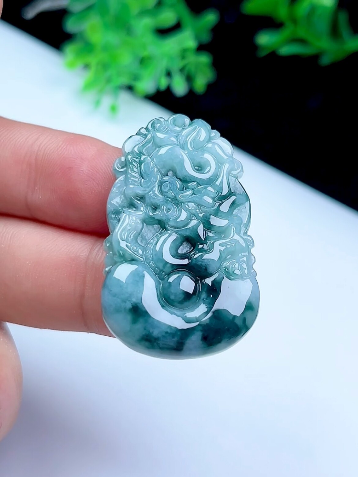 缅甸天然a货翡翠蓝翠飘花龙牌吊坠神龙护主生肖龙玉坠男女款挂件