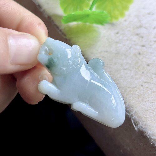 缅甸吊坠翡翠老虎天然玉坠男女款