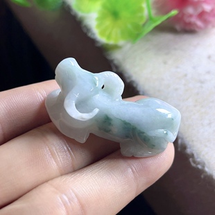 缅甸 正品A货天然翡翠牛吊坠 立体牛生肖玉坠 飘花玉石 玉牛挂件
