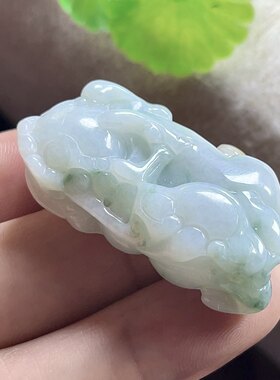 飘花貔貅吊坠翡翠玉凝善天然玉石