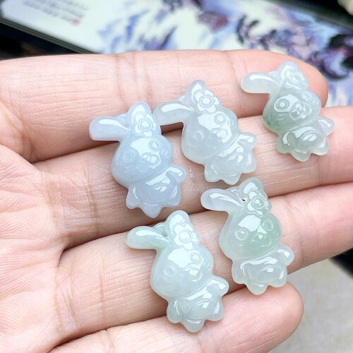 自选翡翠兔吊坠挂件玉兔项坠