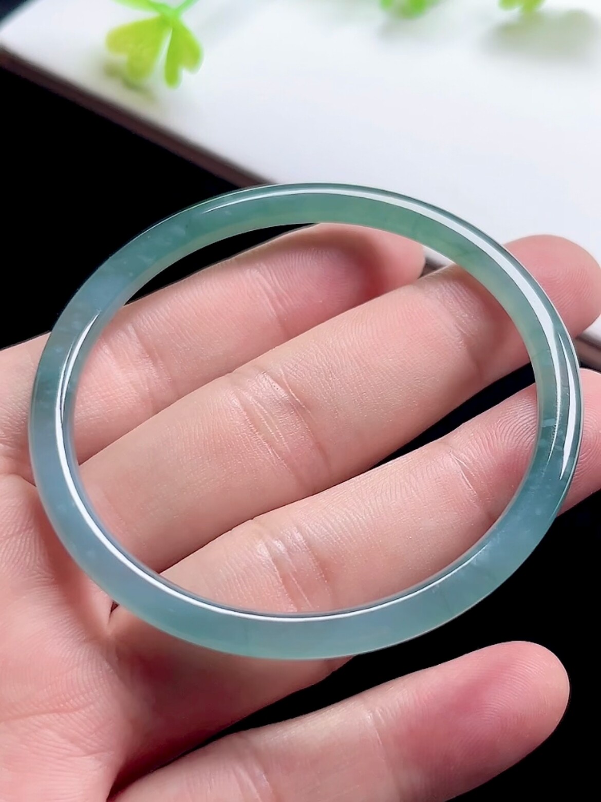 55圈口冰蓝水翡翠圆条手镯  玉镯子 正品a货天然玉石叮当镯  福镯