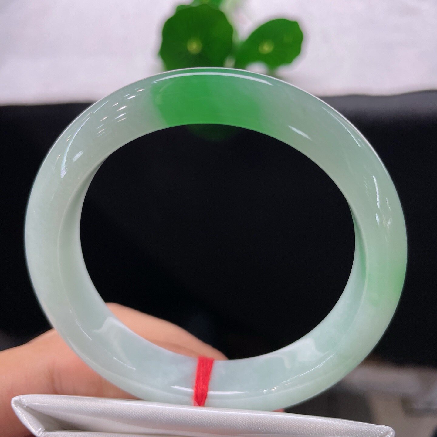 55-56圈口翡翠手镯女缅甸料A货天然玉石白底青正圈平安镯玉镯子