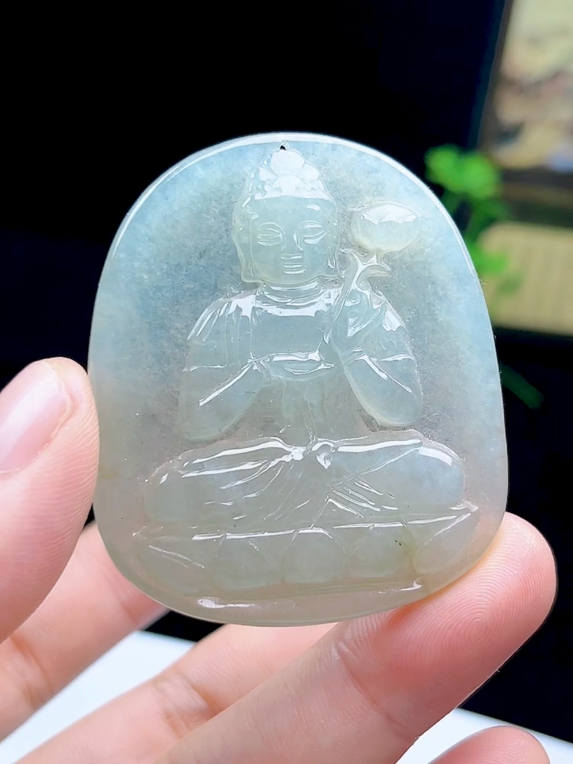 翡翠甜水绿大势至菩萨牌吊坠