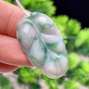 正品天然翡翠叶子吊坠A货玉石飘绿彩饱满玉树叶玉坠挂件金枝玉叶