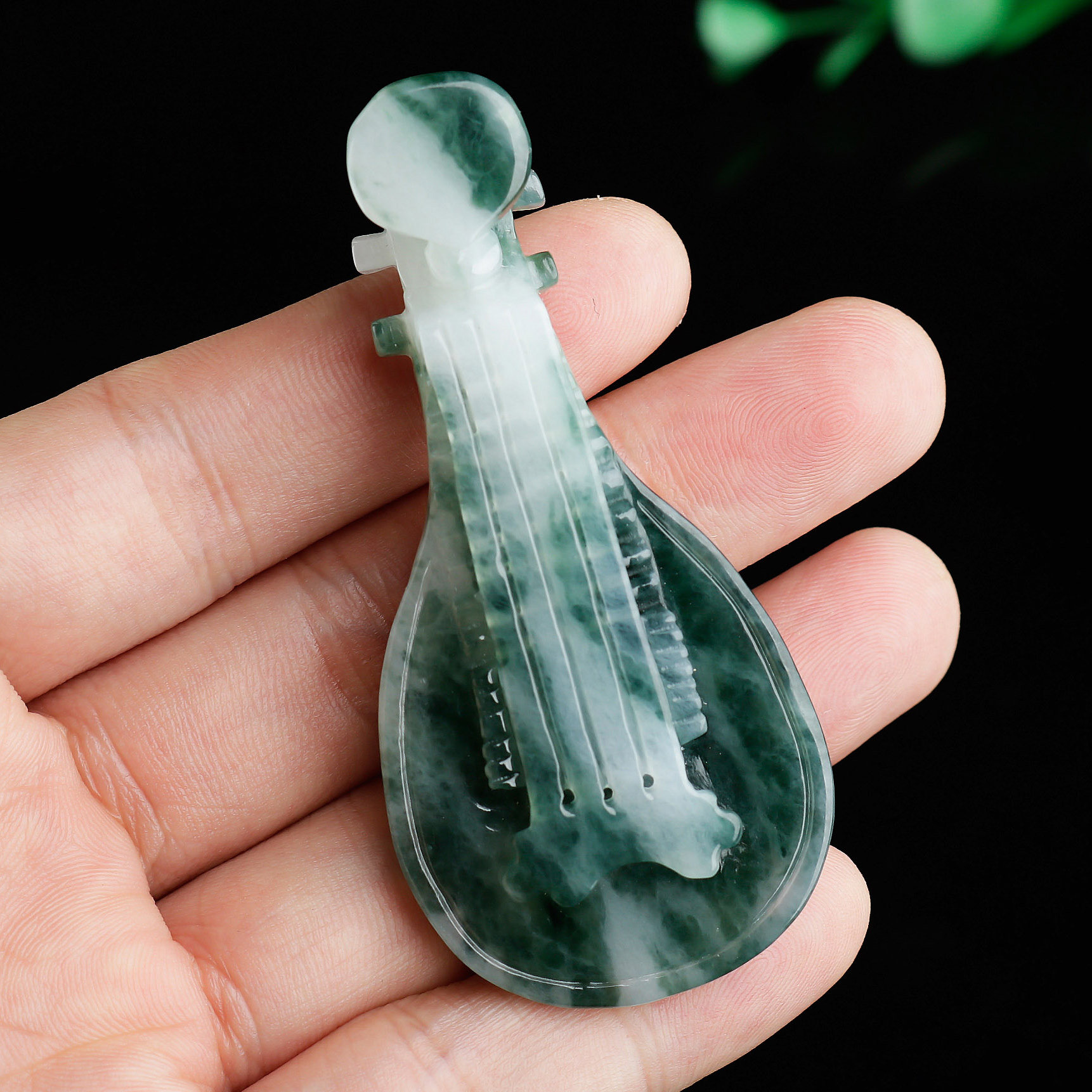 老坑a货翡翠知音玉琴吊坠正品玉石双彩蓝水琵琶琴项坠精工琴玉坠