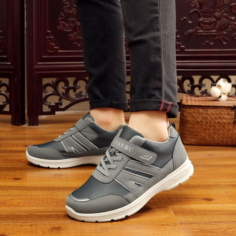 健步鞋男爸爸鞋2019春新款情侶中老年運動休閑平跟老人防滑父親鞋在類目 流行男鞋, 低幫鞋中 - 來自Buy2taobao.com提供專業的淘寶代購服務