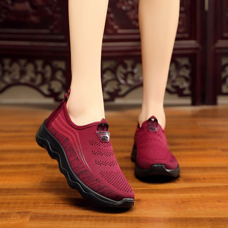 健步鞋女中老年運動休閑單鞋春夏防滑媽媽鞋輕便壹腳蹬老北京布鞋在類目 女鞋, 低幫鞋中 - 來自Buy2taobao.com提供專業的淘寶代購服務