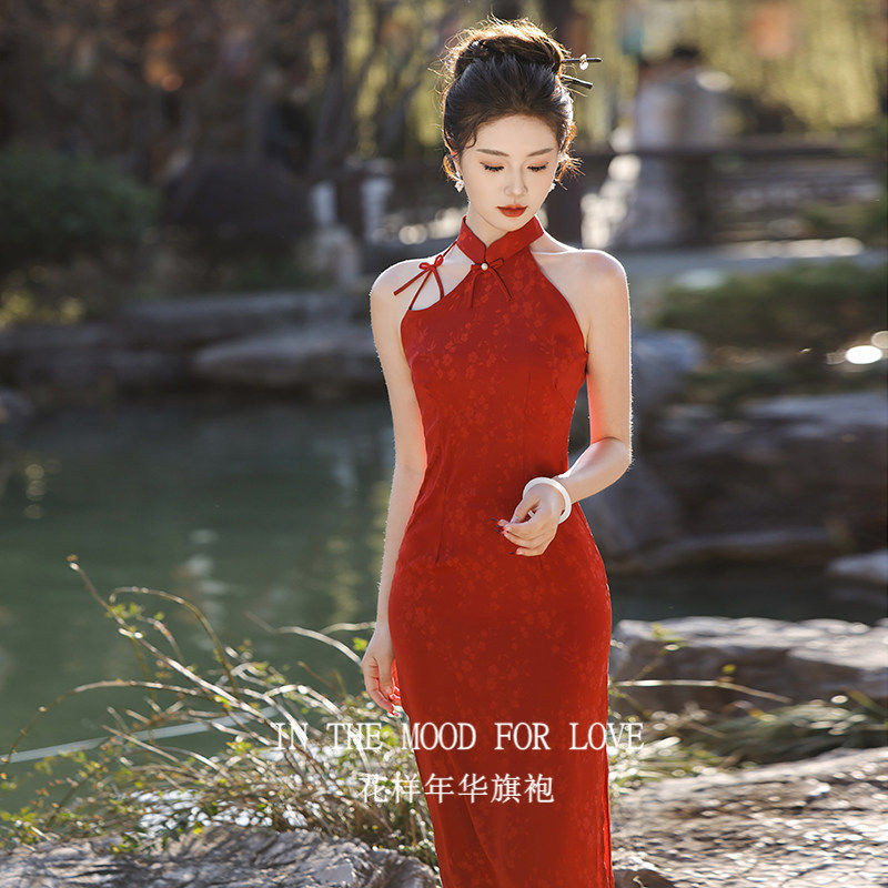 四小姐花样年华旗袍晨袍女新中式红色性感挂脖夏季2026订婚礼服裙
