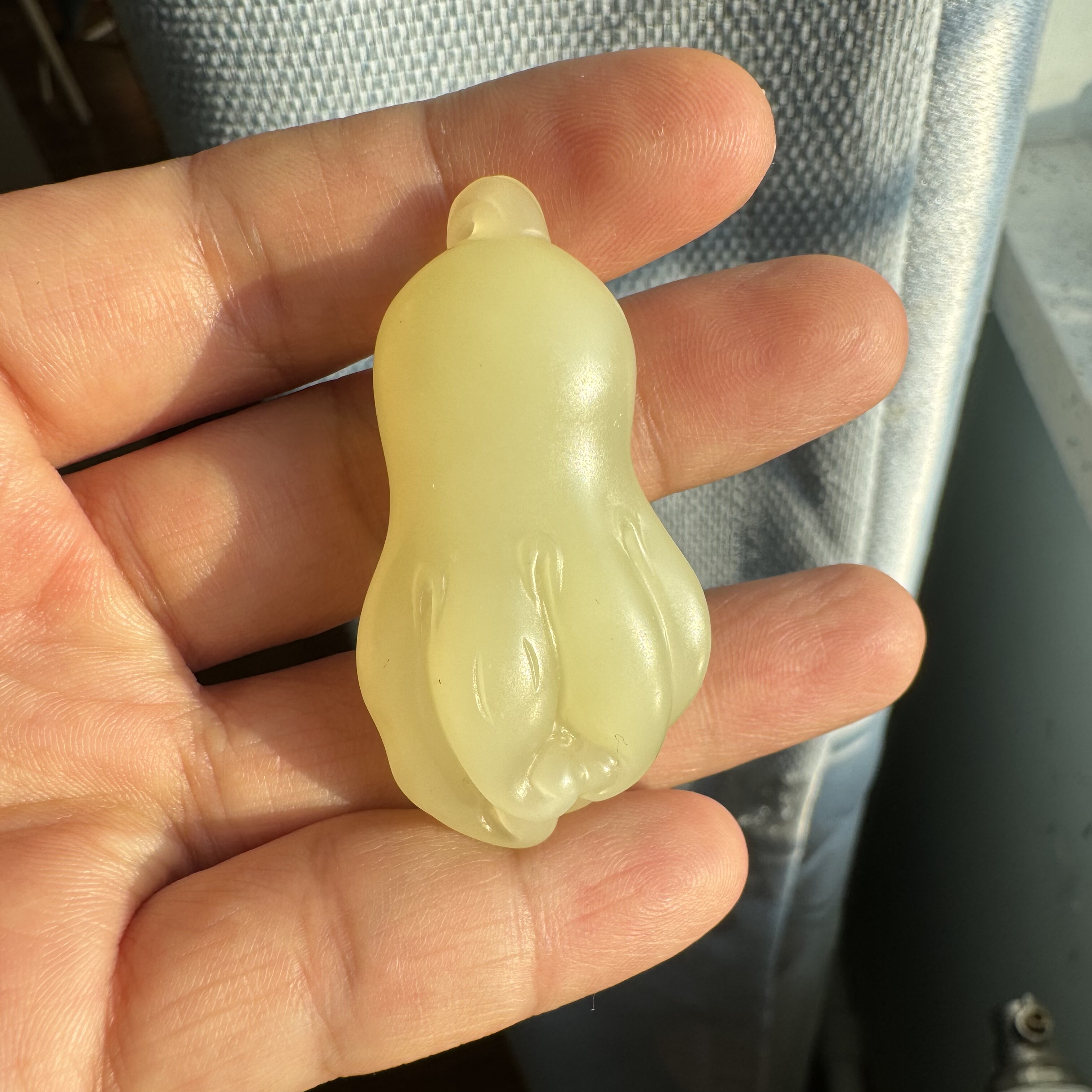 新疆若羌和田玉黄玉佛手福寿挂件冰底柠檬黄起胶起荧无结构吊坠