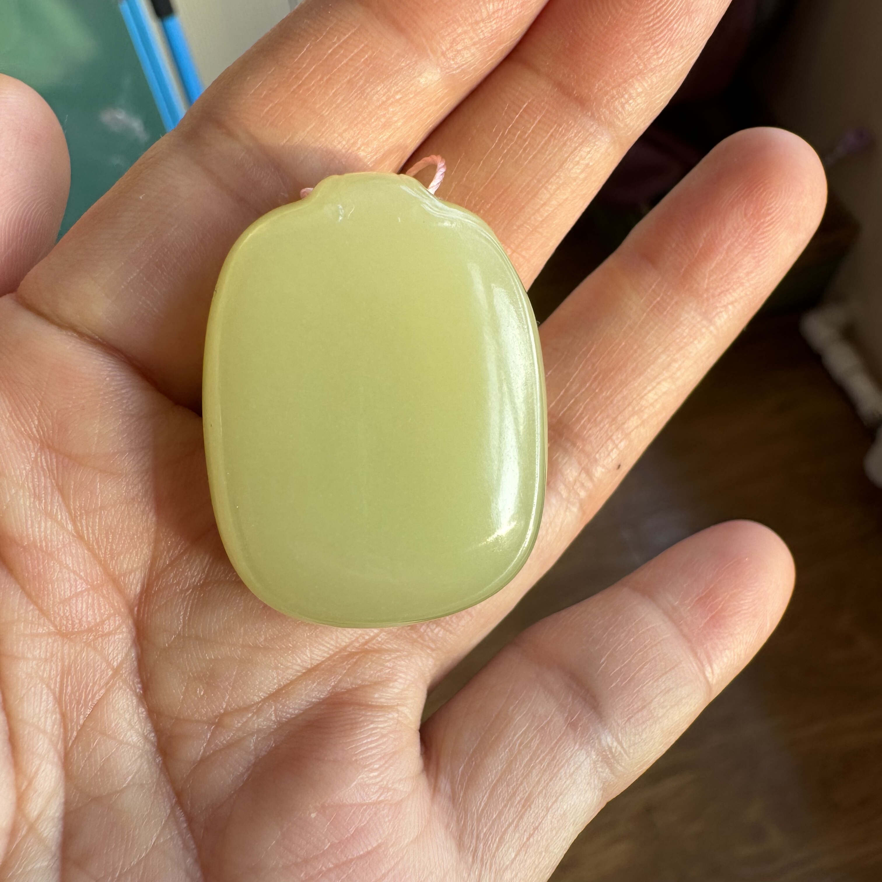 新疆若羌黄口料和田玉黄玉平安无事牌过眼过灯无结构鸡油黄面包牌