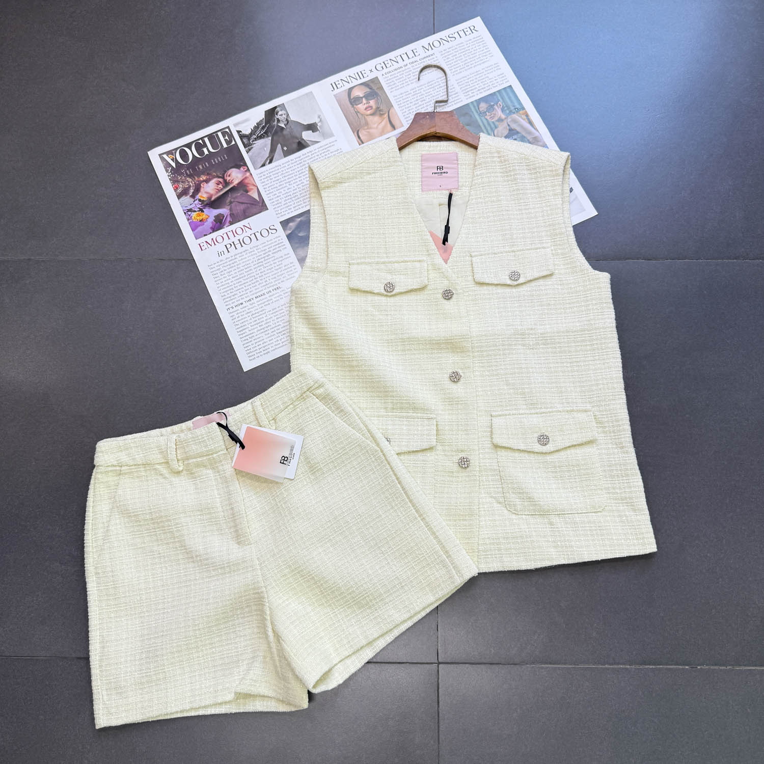 小香风精致粗花呢V领无袖上衣