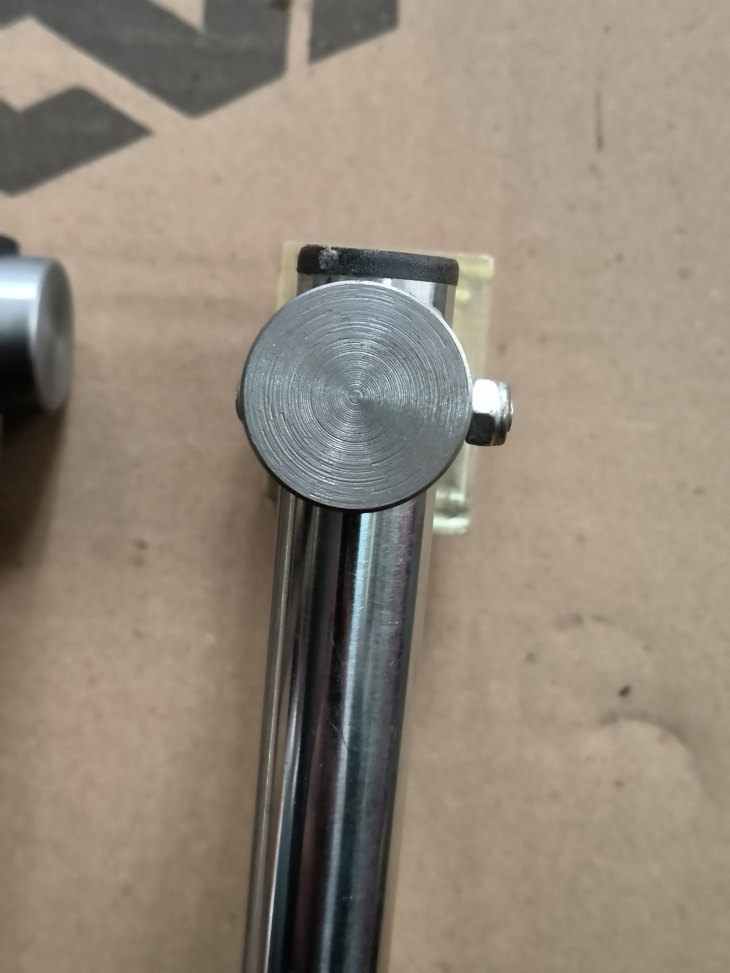 针刺铜章平面防串货防伪章