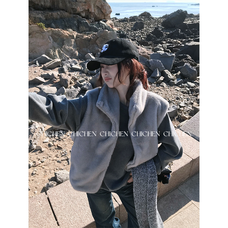 CHICHEN-蓝宝石草草马甲-自带贵气轻盈显瘦立领环保皮草马甲