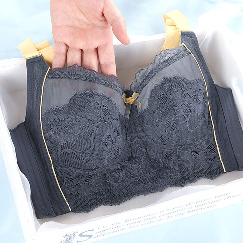 内衣女薄款大胸显小泰国乳胶聚拢