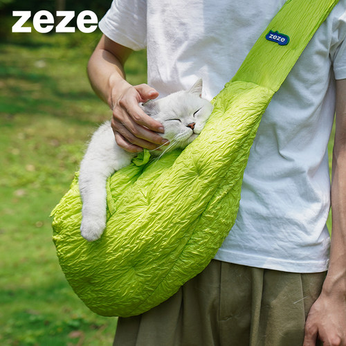 zeze外出便携斜挎宠物用品猫包