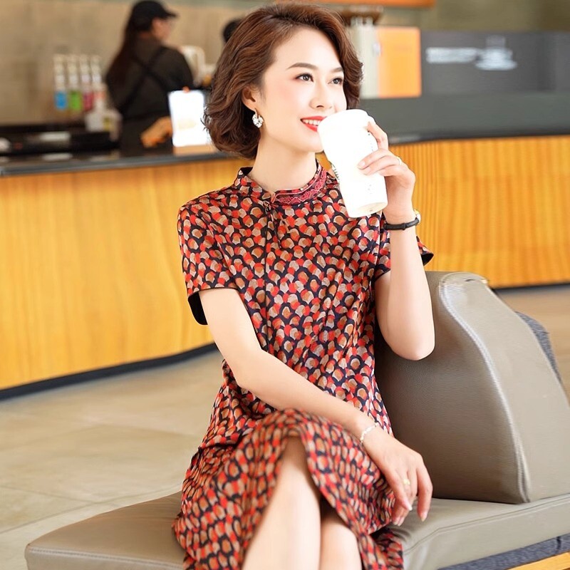 杭州大牌真丝连衣裙2025夏季新款高端妈妈桑蚕丝宽松显瘦碎花裙子