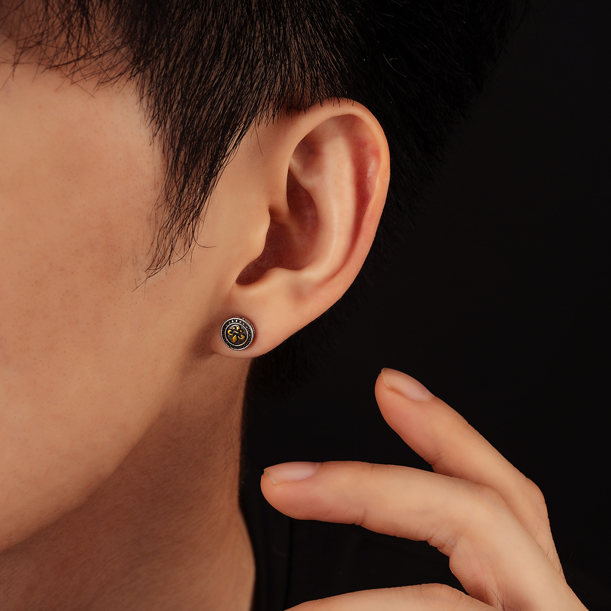 型男2025花纽扣耳钉男士时尚潮流朋克风设计耳饰高级感百搭配饰品